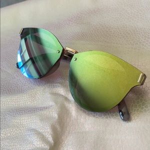 Multicolor flash lens sunnies